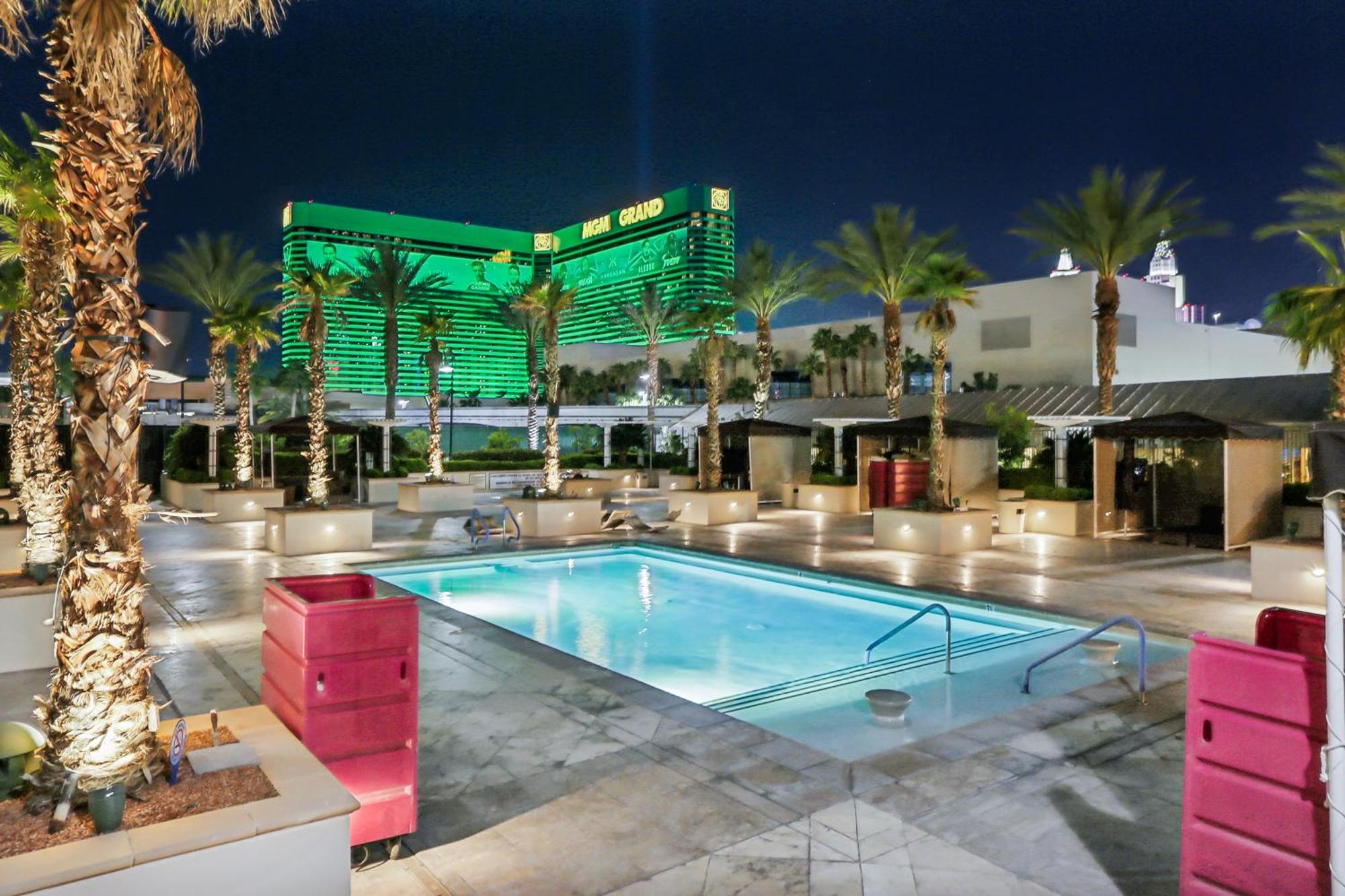 Mgm Signature Deluxe Balcony Strip View Suite Las Vegas Dış mekan fotoğraf