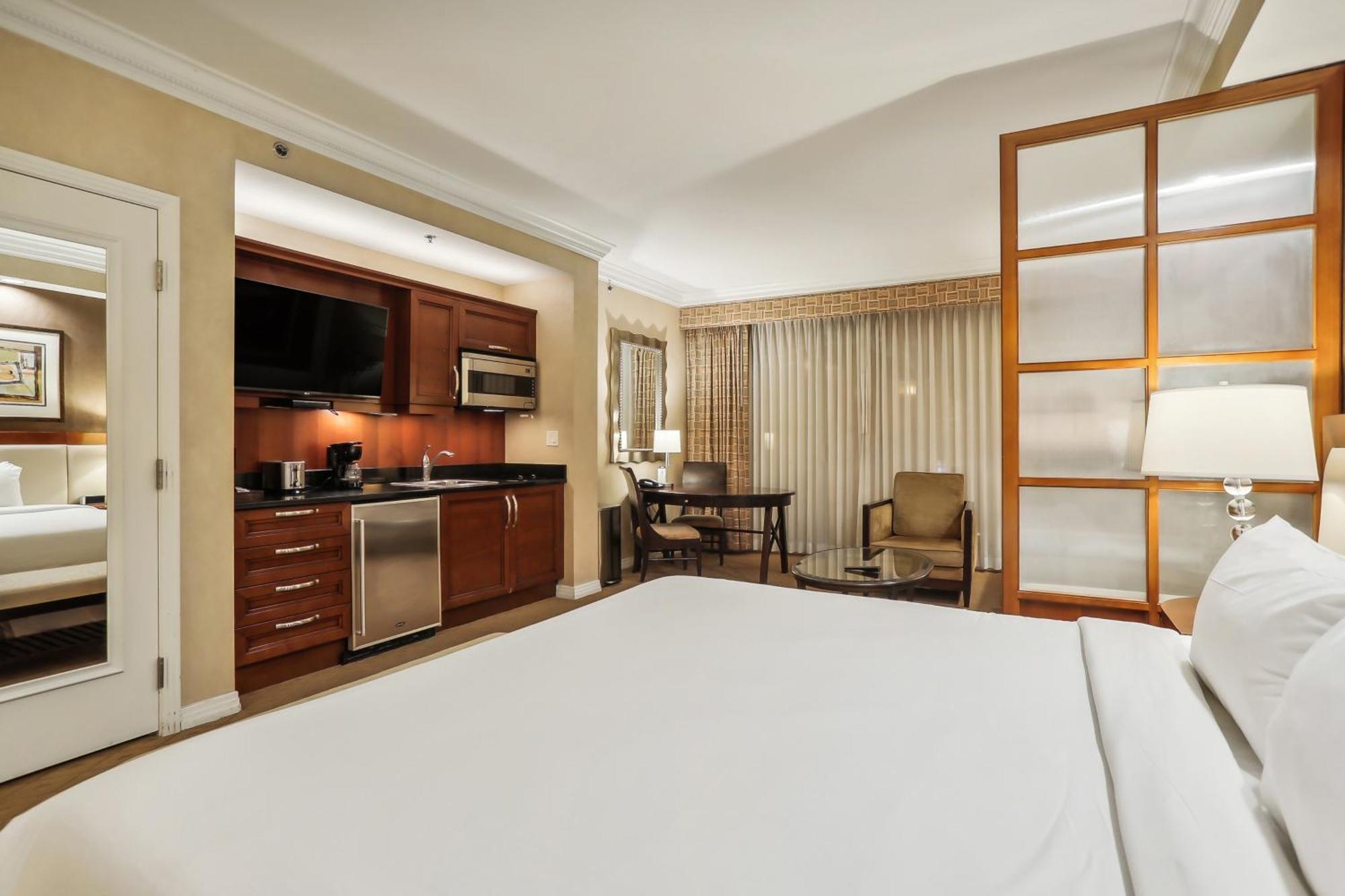 Mgm Signature Deluxe Balcony Strip View Suite Las Vegas Dış mekan fotoğraf